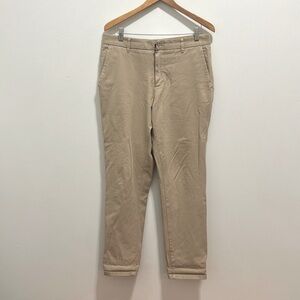 Everlane Chino 32x30 Athletic Fit. Gently worn. Great condition. Khaki.